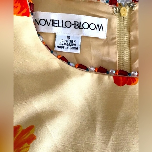 Beautiful,rich colored 100% silk top by Novello-Bloom size 10.  EUC - Picture 2 of 10